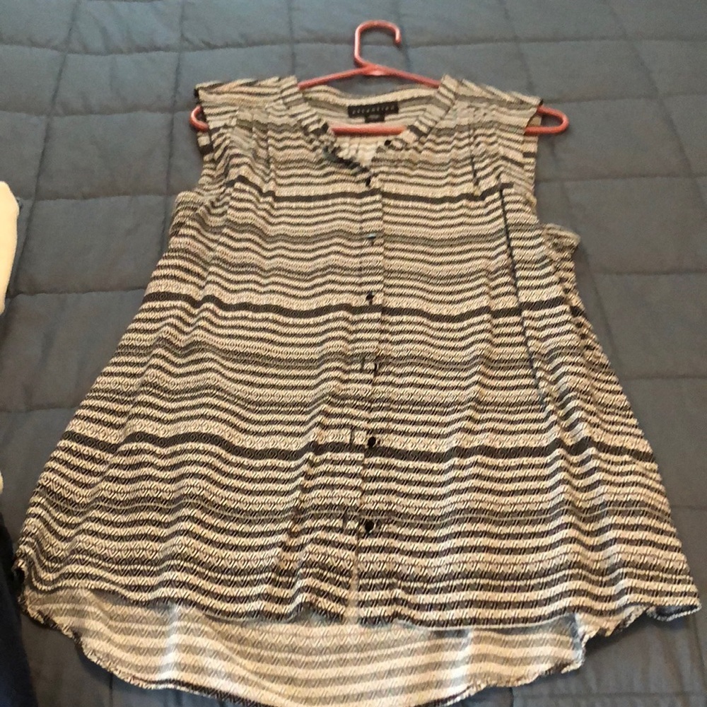 Cute sleeveless top